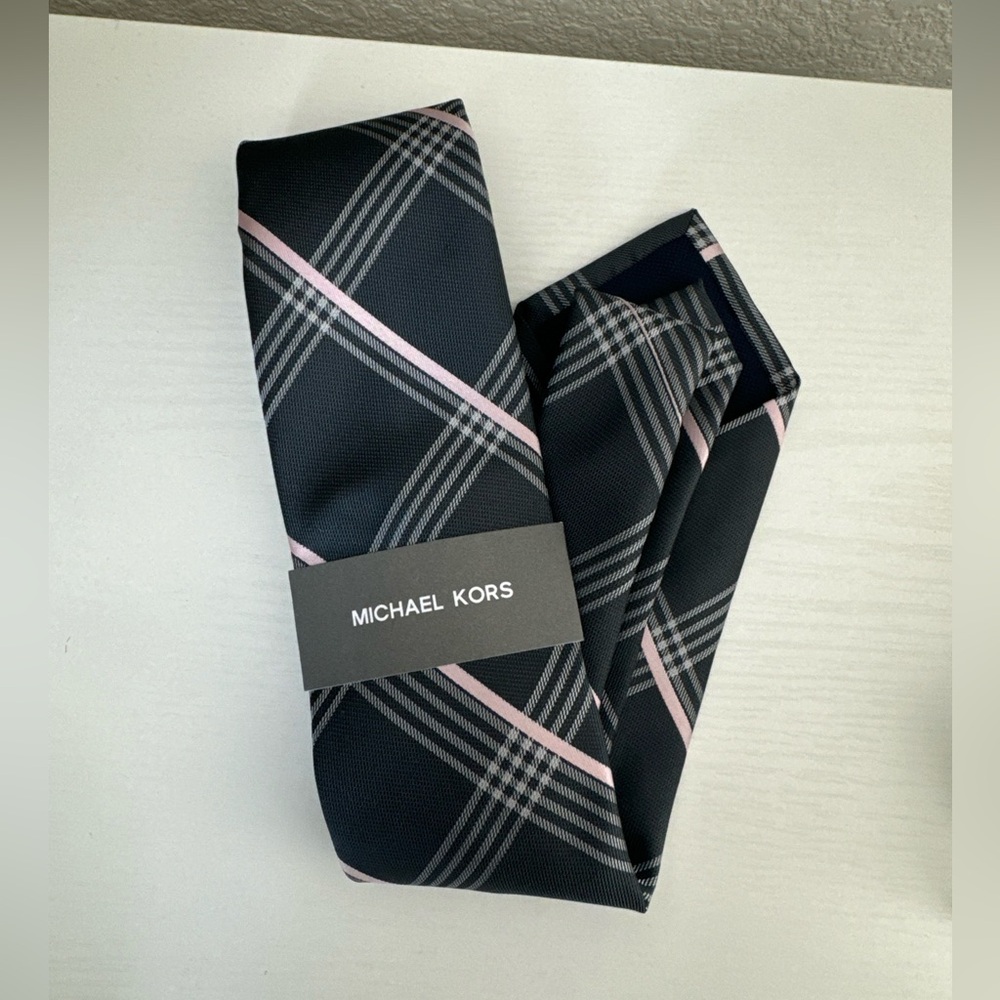 New Michael Kors Mens Tie Pink and Gray